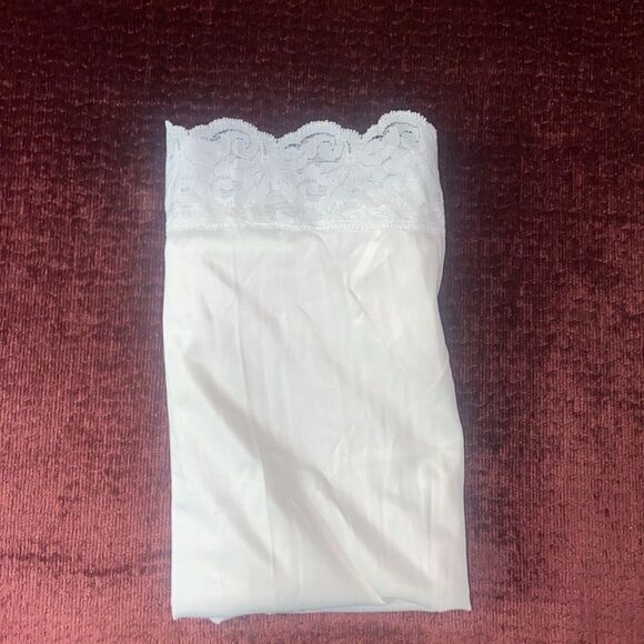 Vintage slip with lace edge and slit Ladies large elastic waist Konar - Picture 6 of 6